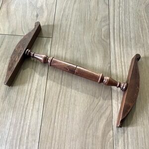 Kromski Niddy Noddy, Medium 48” skein, 9.5” shaft, Mahogany finish